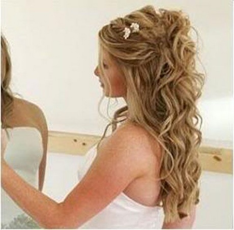 Acconciature sposa capelli lunghi semiraccolti