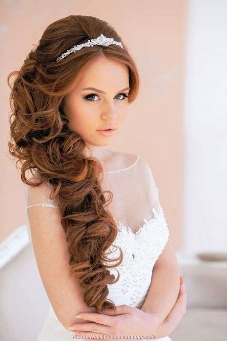 Acconciature sposa con capelli lunghi