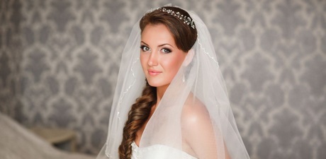 Acconciature sposa con capelli lunghi