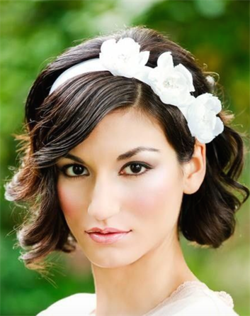 Foto acconciature capelli corti sposa