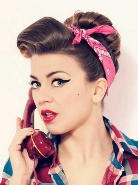 Acconciature anni 50 pin up