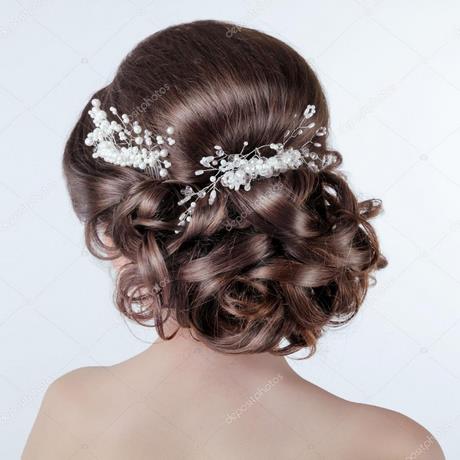 Acconciature sposa capelli castani