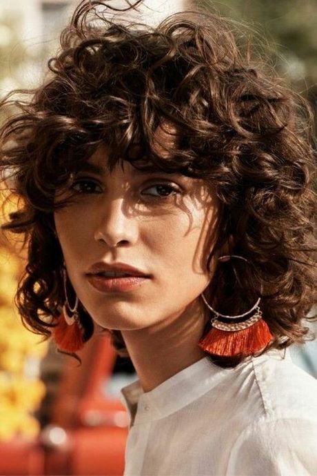 Tendenze capelli ricci inverno 2019