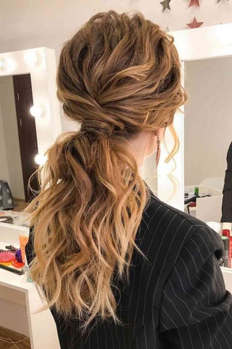 Pettinature con trecce capelli medi